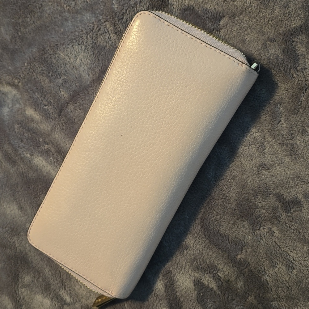 Michael Kors Light Pink Wallet - Picture 2 of 4
